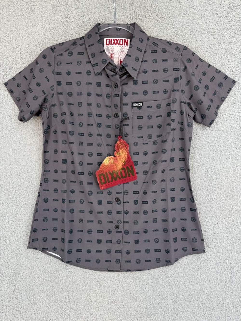 DIXXON The Executive Men’s Small short sleeve button down shirt Gray Logo Print